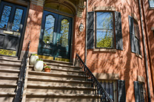 001-photo-front-view-6997635